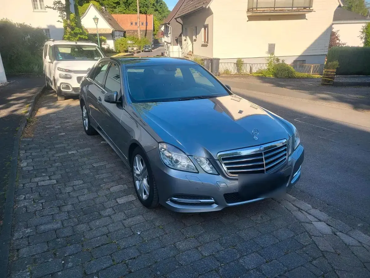 Gebraucht Mercedes E300 231 PS (169 kW) 2012 Grau Limousine