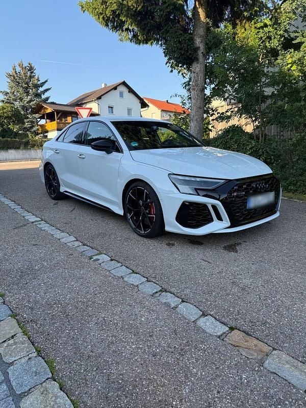 Gebraucht Audi RS3 Ambiente 400 PS (294 kW) 2024 Weiß Limousine