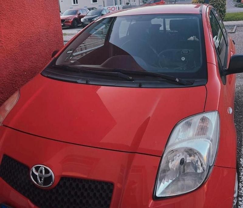 Gebraucht Toyota Yaris 64 PS (47 kW) 2007 Rot Kleinwagen