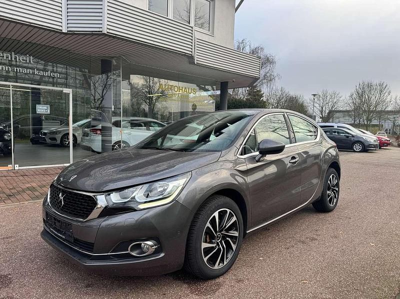 Platiniumgrau/metallic Gebraucht 2017 DS Automobiles DS4 Kleinwagen | 9.950 € (Fairer Preis) - Bild 1/4