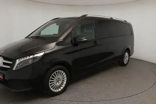 Gebraucht Mercedes V300 237 PS (174 kW) 2024 Schwarz Van / Kleinbus