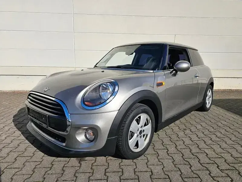 Gebraucht Mini Cooper 136 PS (100 kW) 2018 Melting silver metallic Kleinwagen