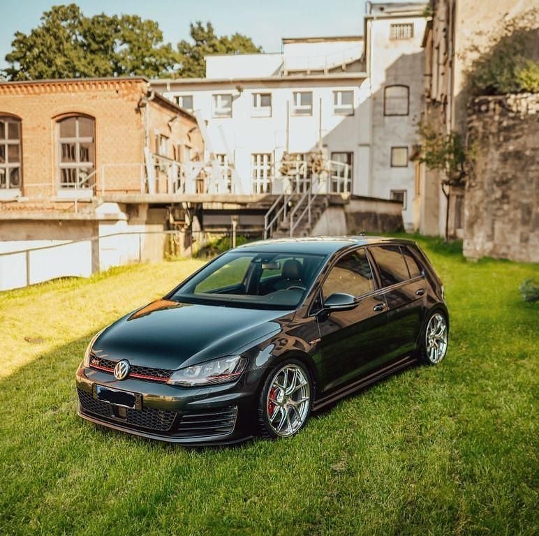 Grau Gebraucht 2014 VW Golf VII GTI Limousine | 17.500 € (Etwas zu teuer) - Bild 1/4