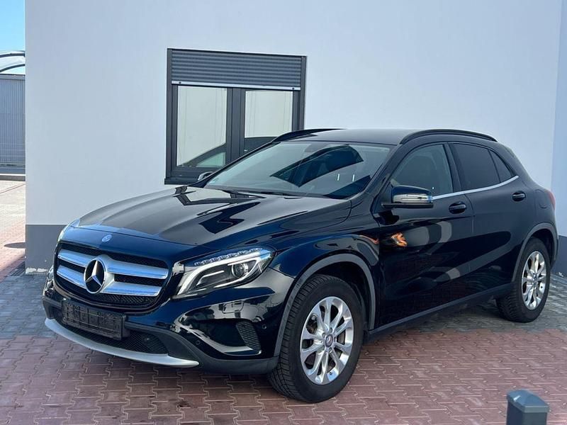 Gebraucht Mercedes GLA200 136 PS (100 kW) 2014 Schwarz SUV