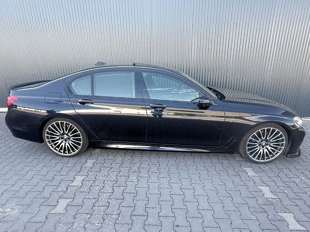 Gebraucht BMW 750 M Sport 449 PS (330 kW) 2017 Schwarz Limousine