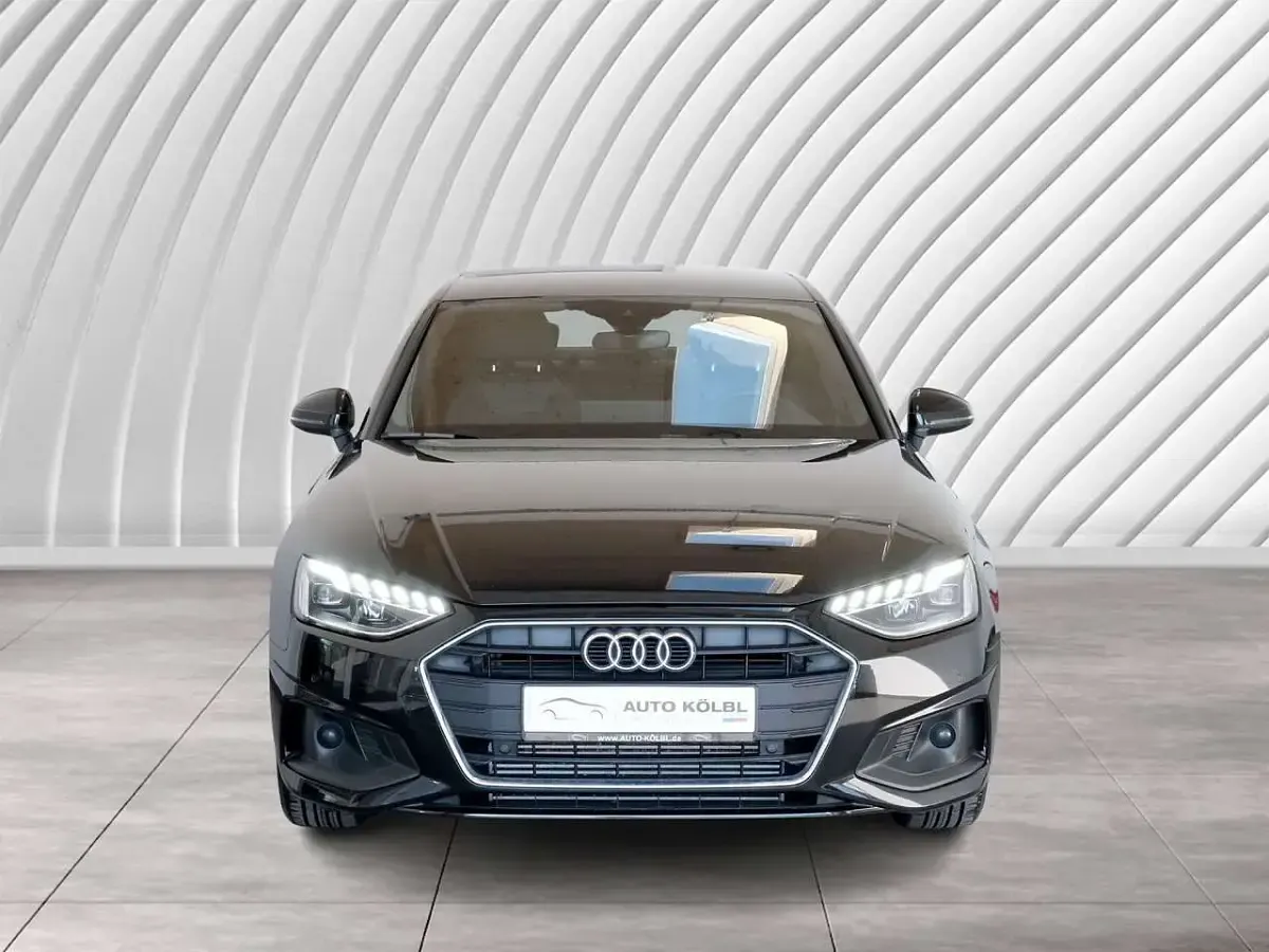 Gebraucht Audi A4 Basis 150 PS (110 kW) 2023 Brillantschwarz Limousine