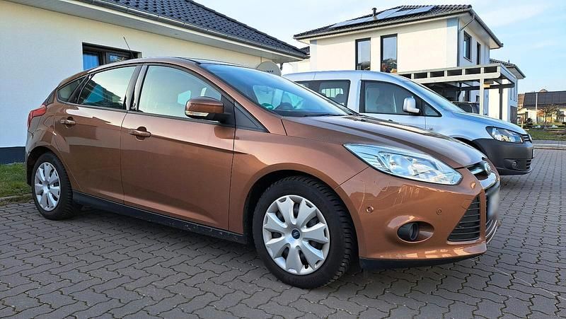 Gebraucht Ford Focus 100 PS (73 kW) 2013 Limousine
