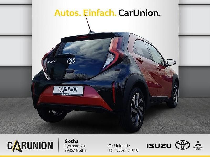 Neu Toyota Aygo 72 PS (52 kW) 2026 2vh chilli red Kleinwagen