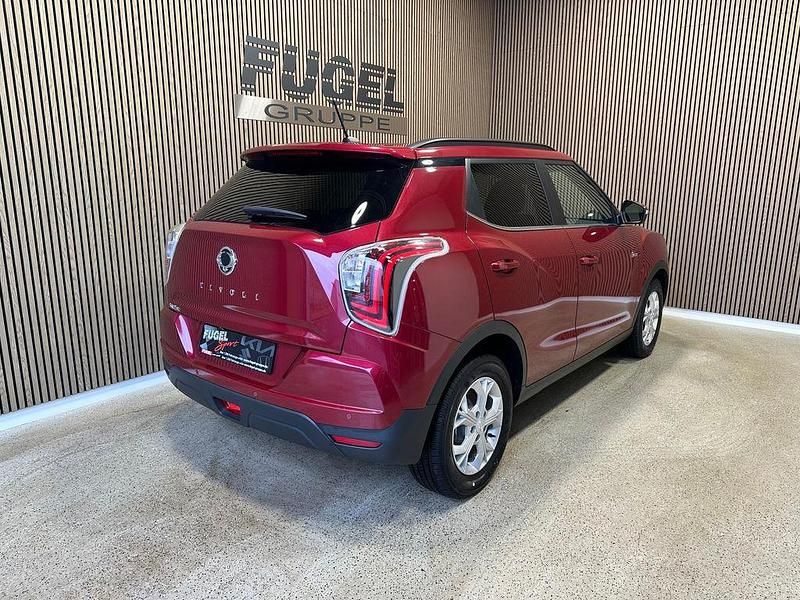 Gebraucht Ssangyong (KGM) Tivoli Quartz 163 PS (119 kW) 2023 Cherry red SUV