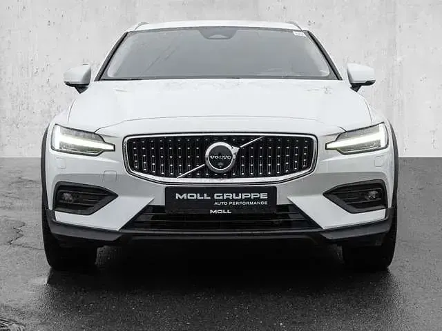 Gebraucht Volvo V60 CC 145 PS (106 kW) 2023 Kombi