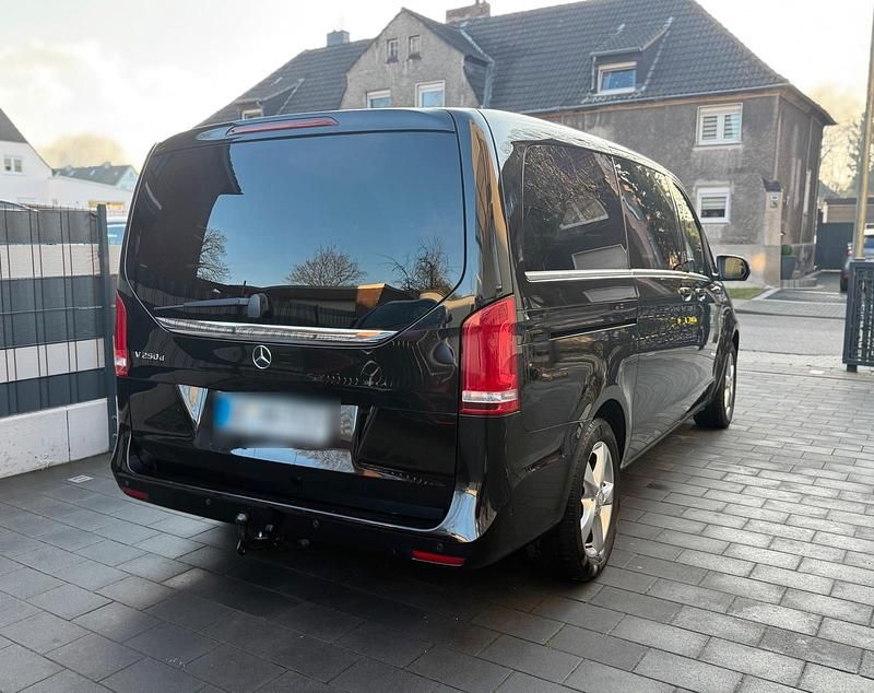 Gebraucht Mercedes V250 Avantgarde 190 PS (139 kW) 2017 Schwarz Van / Kleinbus