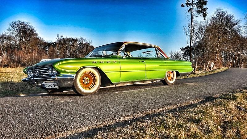 Grün Gebraucht 1961 Buick Electra 225 Limousine | 25.000 € - Bild 1/4