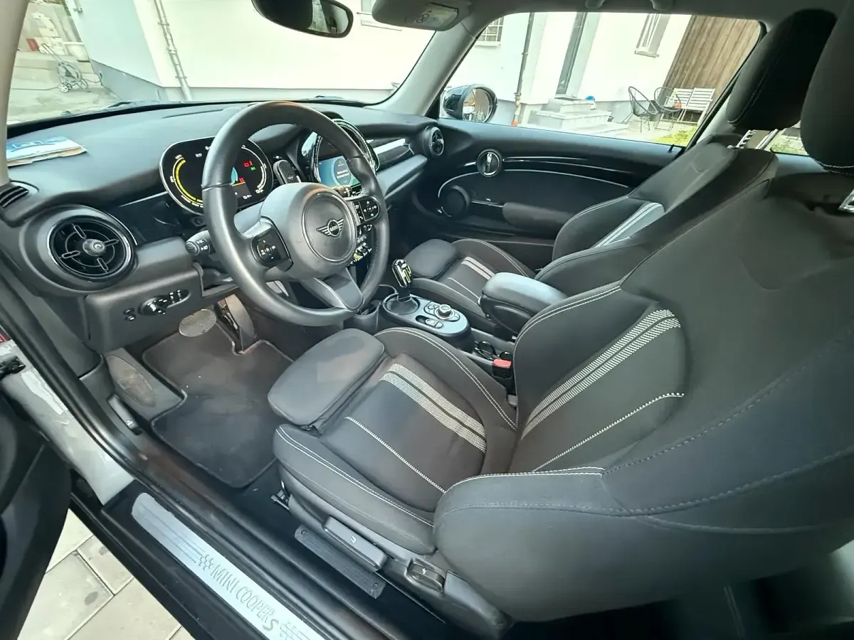 Gebraucht Mini Cooper SE 135 kW (184 PS) 2022 Grau Kleinwagen