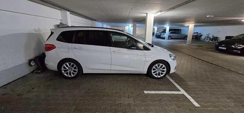 Gebraucht BMW 218 Gran Tourer Sport Line 150 PS (110 kW) 2017 Weiß Van / Kleinbus