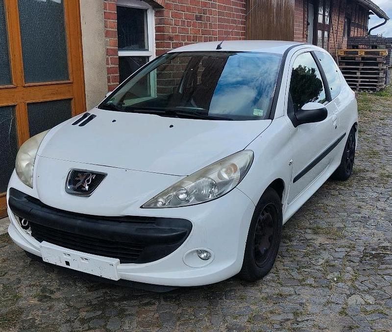 Weiß Gebraucht 2010 Peugeot 206 Kleinwagen | 1.000 € (Superpreis) - Bild 1/3