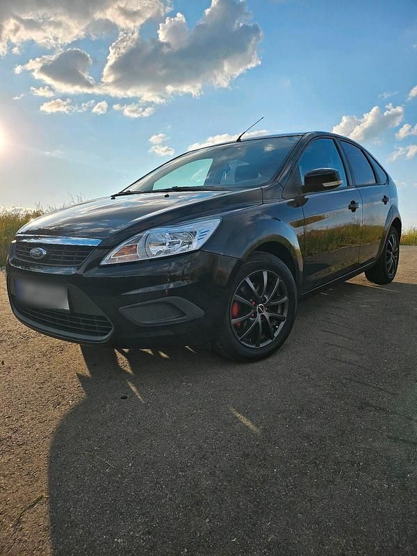 Schwarz Gebraucht 2009 Ford Focus Limousine | 2.200 € - Bild 1/4