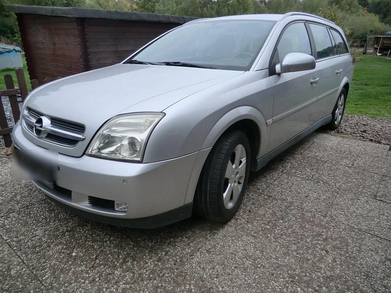 Grau Gebraucht 2004 Opel Vectra Kombi | 800 € - Bild 1/4