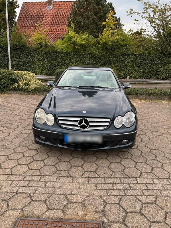 Blau Gebraucht 2006 Mercedes CLK320 Coupé | 6.500 € (Etwas zu teuer) - Bild 1/4