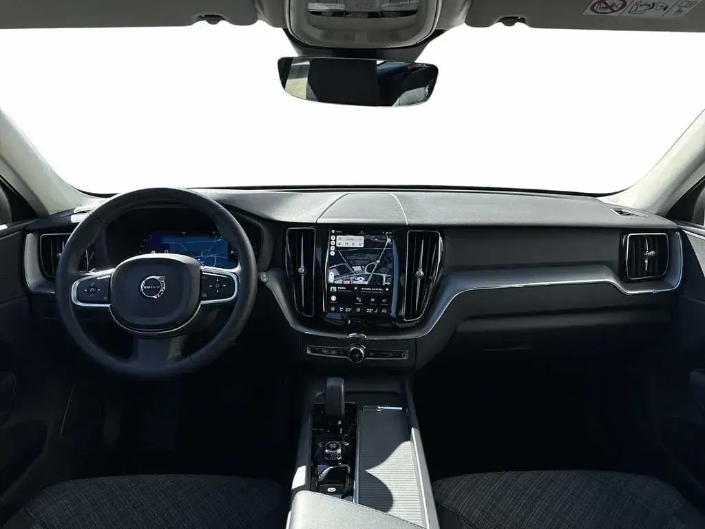 Gebraucht Volvo XC60 Core 197 PS (144 kW) 2024 Silber SUV
