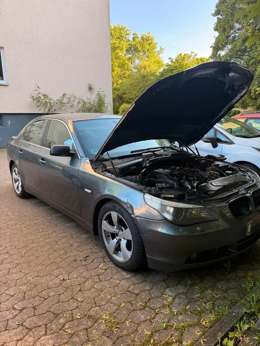 Gebraucht BMW 525 177 PS (130 kW) 2004 Grau Limousine