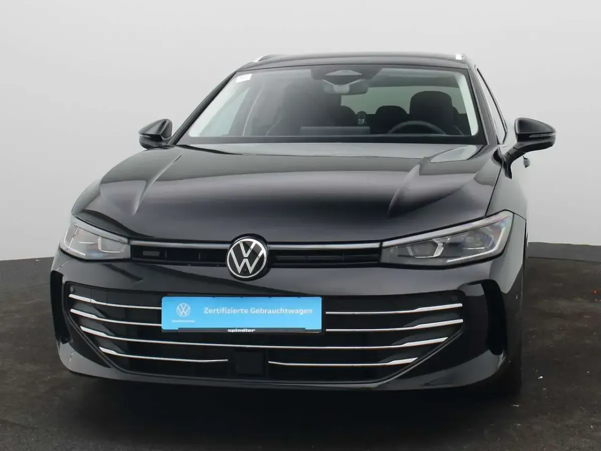 Gebraucht VW Passat IQ Drive 150 PS (110 kW) 2026 Grenadillschwarz metallic Kombi