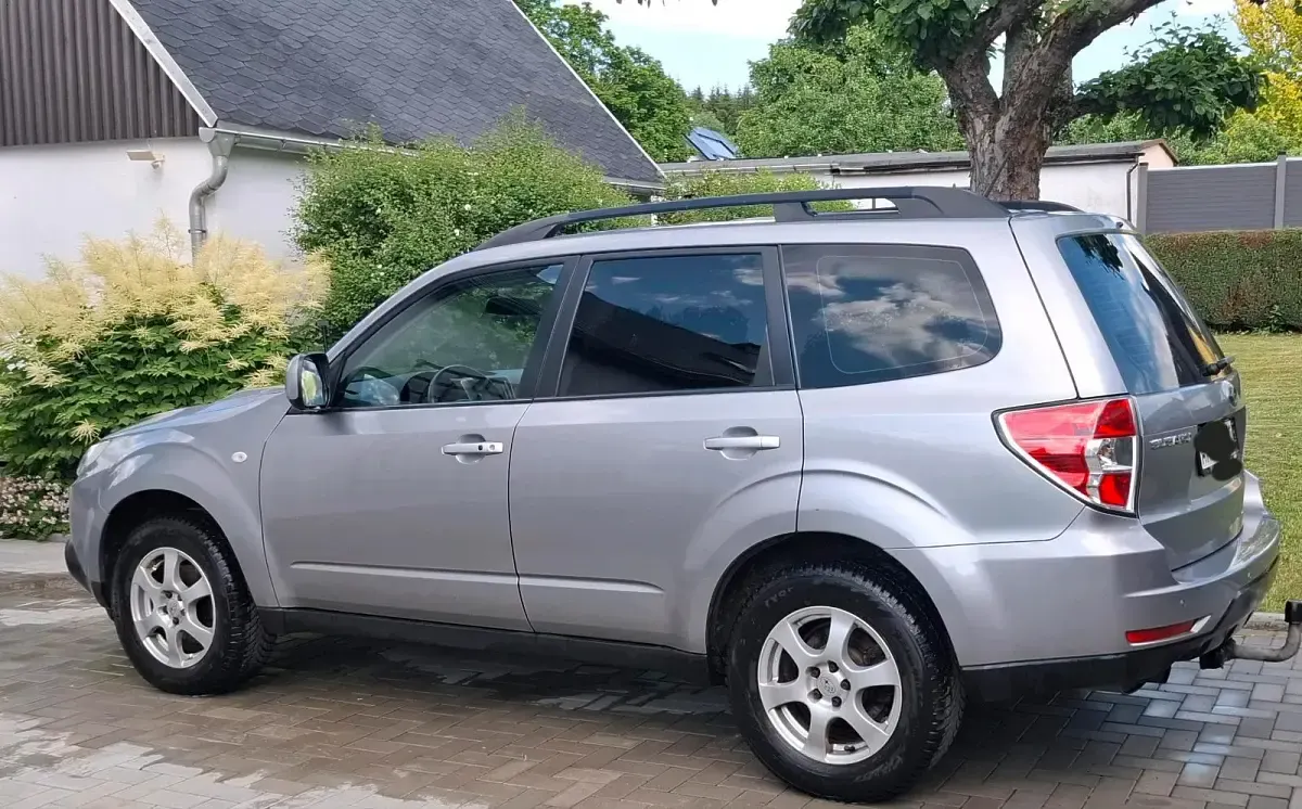 Gebraucht Subaru Forester 150 PS (110 kW) 2010 Grau SUV