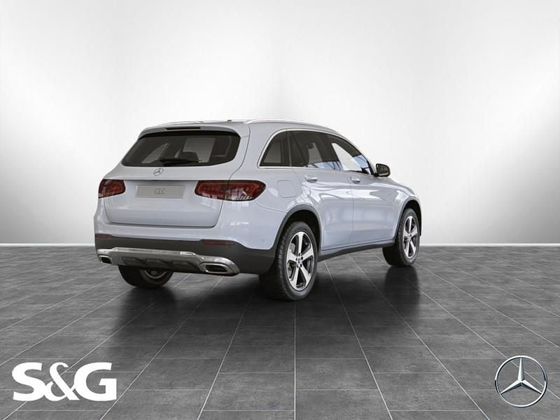 Gebraucht Mercedes GLC220 194 PS (142 kW) 2022 Unilack polarweiß SUV