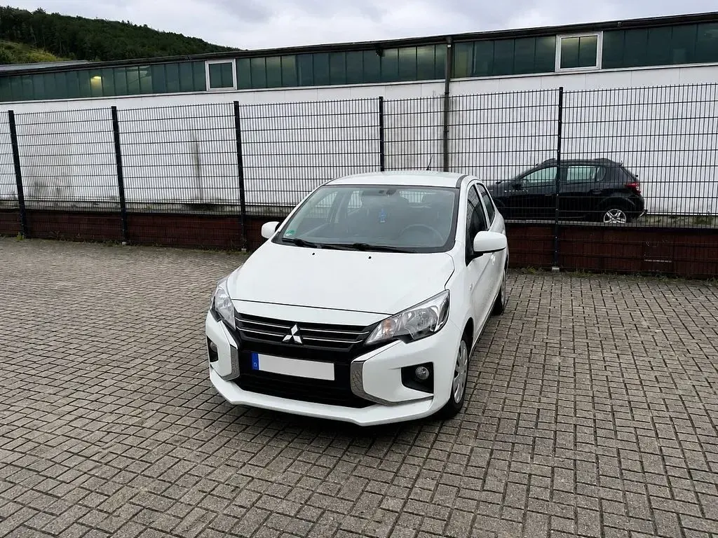 Gebraucht Mitsubishi Space Star 80 PS (58 kW) 2021 Weiß Kleinwagen