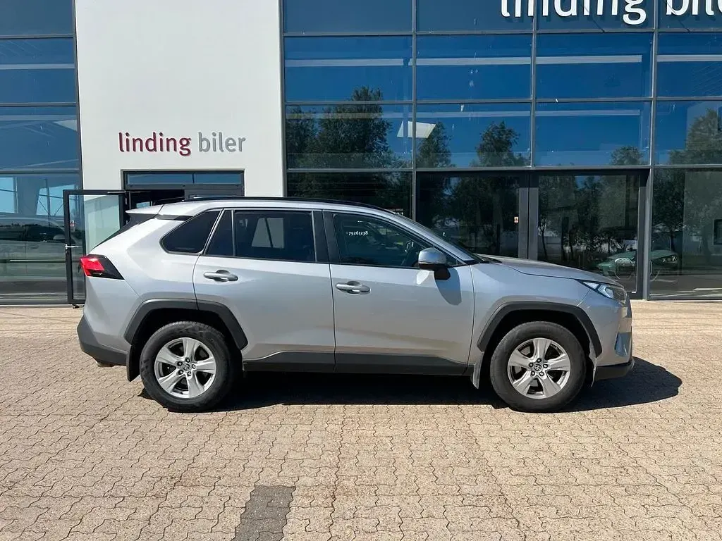 Gebraucht Toyota RAV4 Comfort 175 PS (128 kW) 2020 Silber SUV