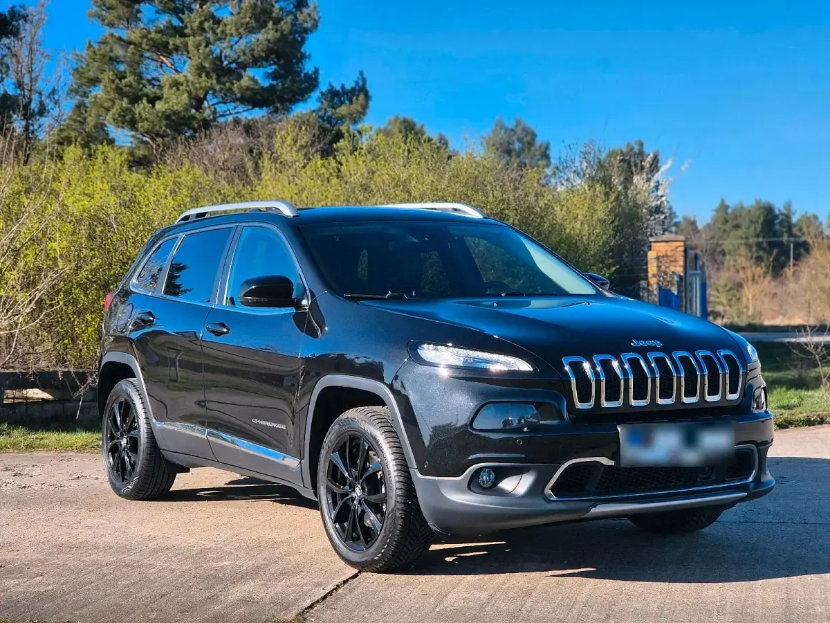 Second-hand Jeep Cherokee 199 CP (146 kW) 2015 Negru SUV