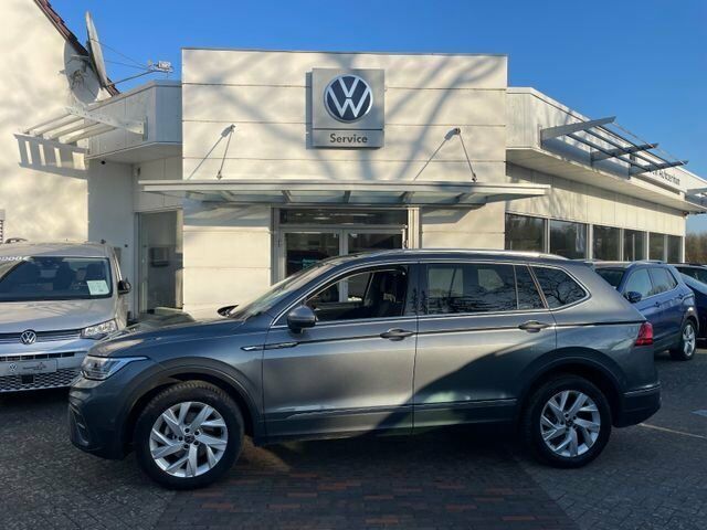 Grau Gebraucht 2022 VW Tiguan Life SUV | 38.500 € - Bild 1/2