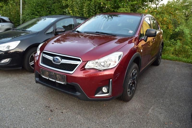 Rot Gebraucht 2016 Subaru XV Trend SUV | 5.999 € - Bild 1/4