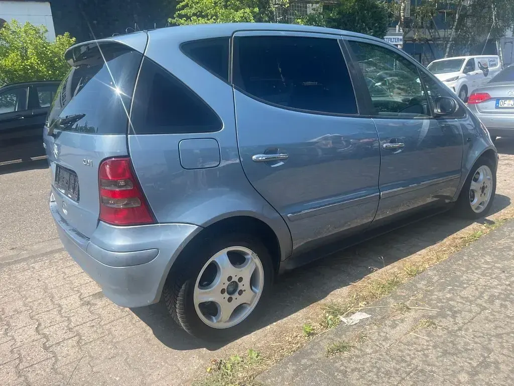 Gebraucht Mercedes A170 Avantgarde 95 PS (69 kW) 2004 Blau Van / Kleinbus