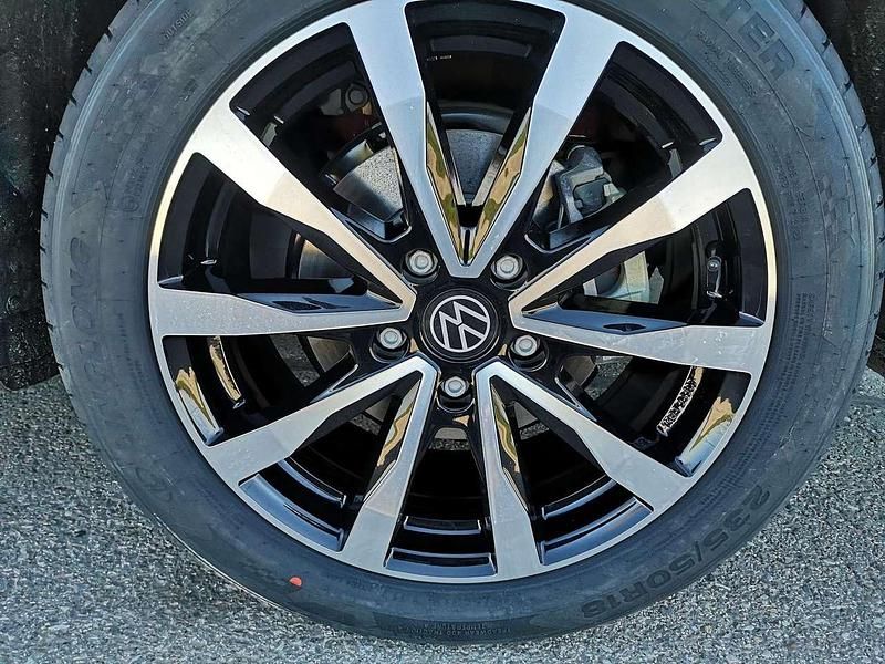 Neu VW Multivan Comfortline 179 PS (131 kW) 2026 Fortanarot metallic Van