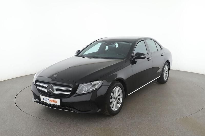 Schwarz Gebraucht 2017 Mercedes E220 Avantgarde Limousine | 29.720 € (Fairer Preis) - Bild 1/4