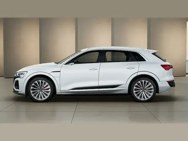 Gebraucht Audi Q8 e-tron S-Line 300 kW (408 PS) 2023 Gletscherweiß metallic SUV
