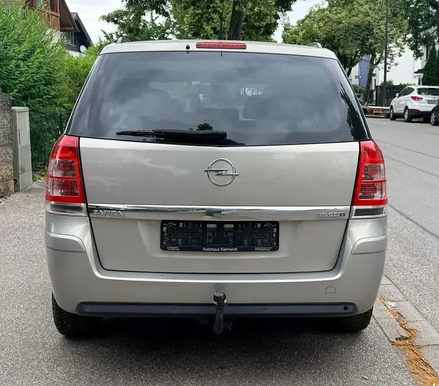 Gebraucht Opel Zafira Edition 150 PS (110 kW) 2009 Van / Kleinbus