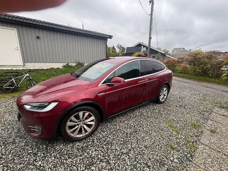 Rot Gebraucht 2016 Tesla Model X SUV | 39.990 € (Fairer Preis) - Bild 1/4