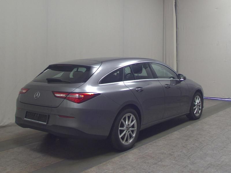Gebraucht Mercedes CLA180 Shooting Brake 116 PS (85 kW) 2020 Grau Kombi