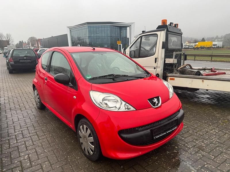 Rot Gebraucht 2008 Peugeot 107 Kleinwagen | 990 € (Superpreis) - Bild 1/4