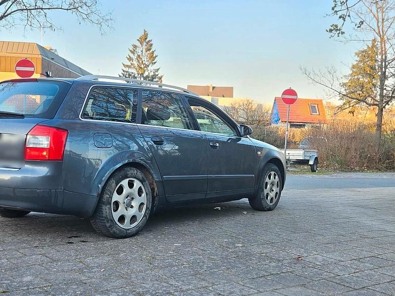 Usata Audi A4 101 CV (74 kW) 2004 Grigio Station wagon