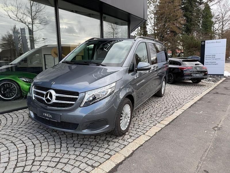 Gebraucht Mercedes V220 163 PS (119 kW) 2019 Flintgrau Van / Kleinbus
