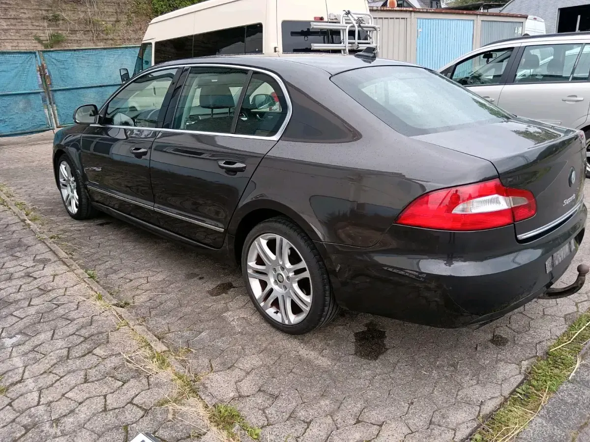 Gebraucht Skoda Superb 170 PS (125 kW) 2009 Braun Limousine