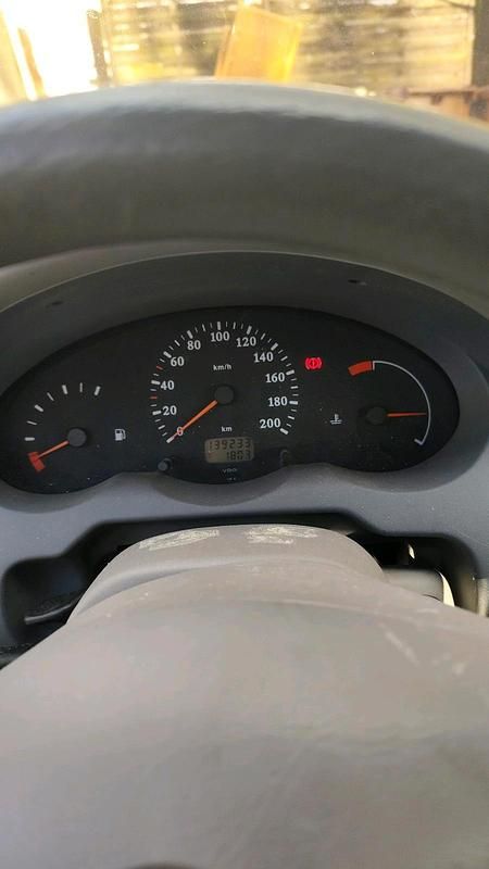 Gebraucht Nissan Micra 50 PS (36 kW) 2000 Rot Kleinwagen