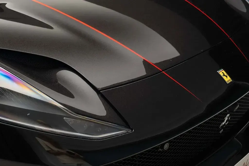Gebraucht Ferrari 812 801 PS (589 kW) 2022 Schwarz
