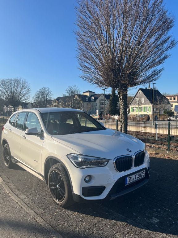 Weiß Gebraucht 2018 BMW X1 Advantage SUV | 17.500 € (Guter Preis) - Bild 1/4