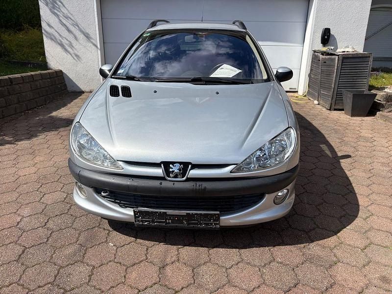 Gebraucht Peugeot 206 S 75 PS (55 kW) 2002 Silber Kombi