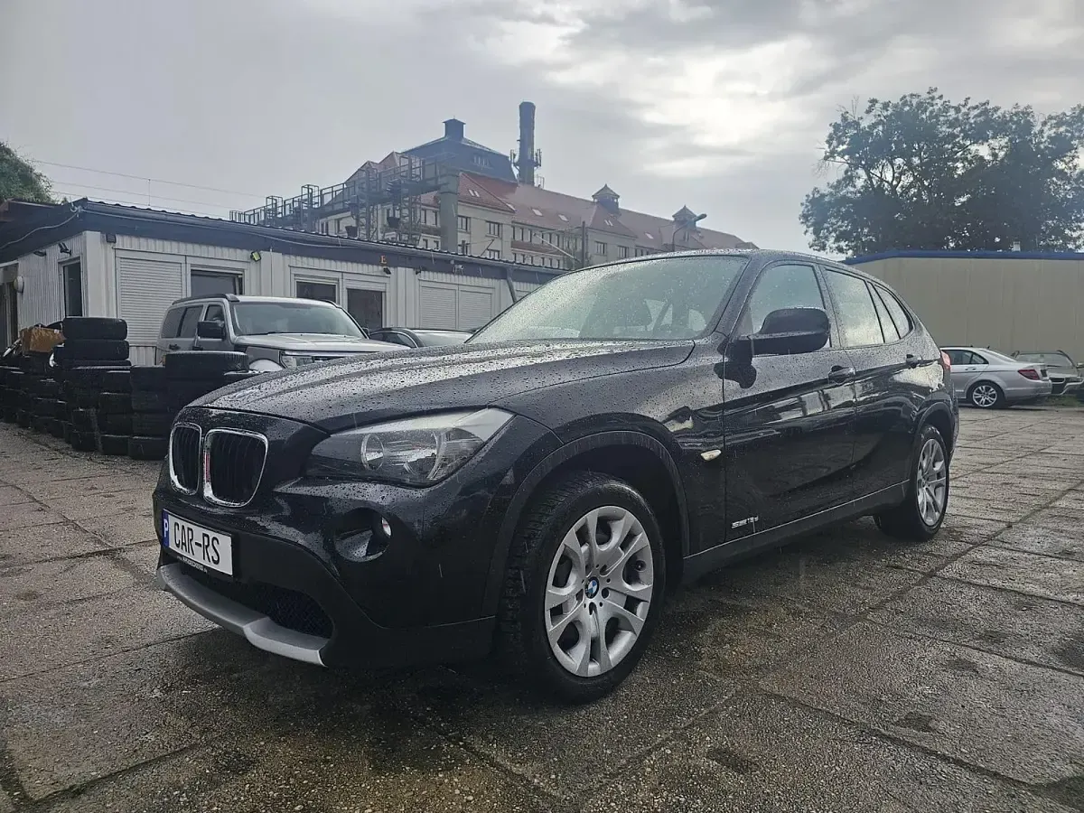Gebraucht BMW X1 143 PS (105 kW) 2011 Schwarz SUV