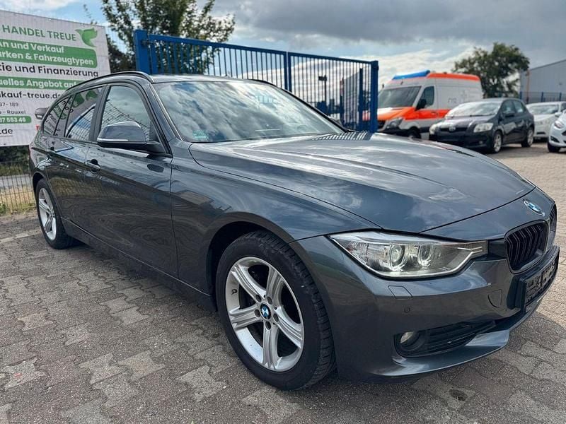 Gebraucht BMW 318 143 PS (105 kW) 2013 Grau Kombi