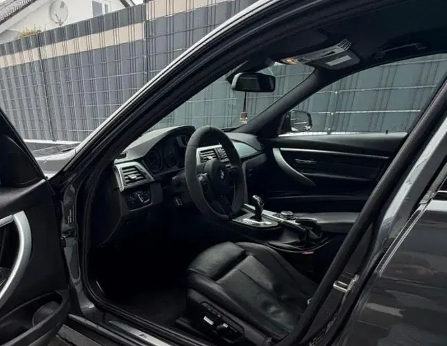 Käytetty BMW 330 M Performance 258 HP (189 kW) 2016 Harmaa Farmari
